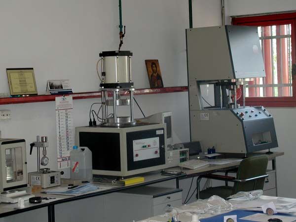 Finitura guarnizioni in gomma Reggio Emilia